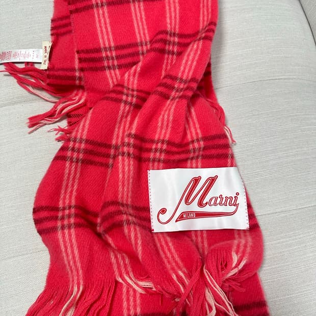 마르니 머플러 팔아요