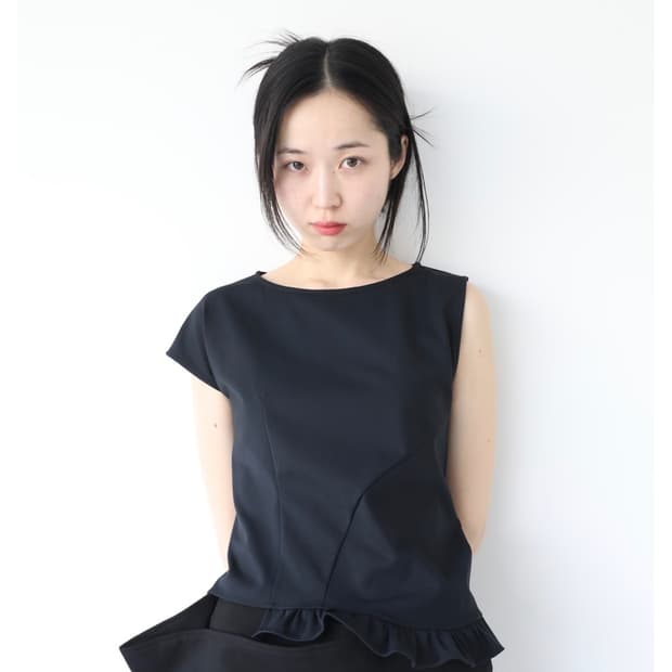 바하윤 UNBALANCE SLEEVE TOP 언발란스 슬리브 탑 