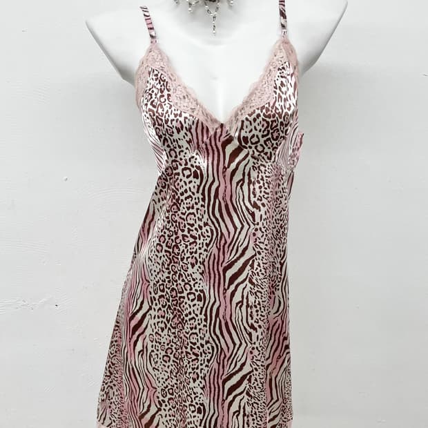 핑크 갸루 새틴 호피 슬립