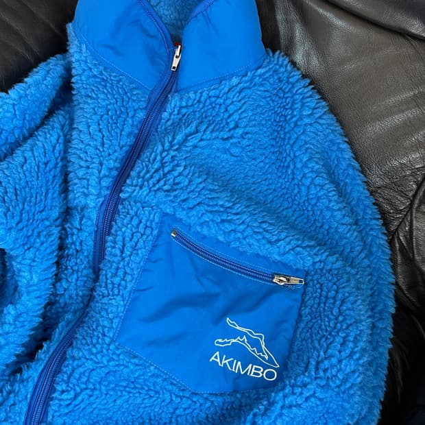 Akimbo club 딥파일 플리스 자켓