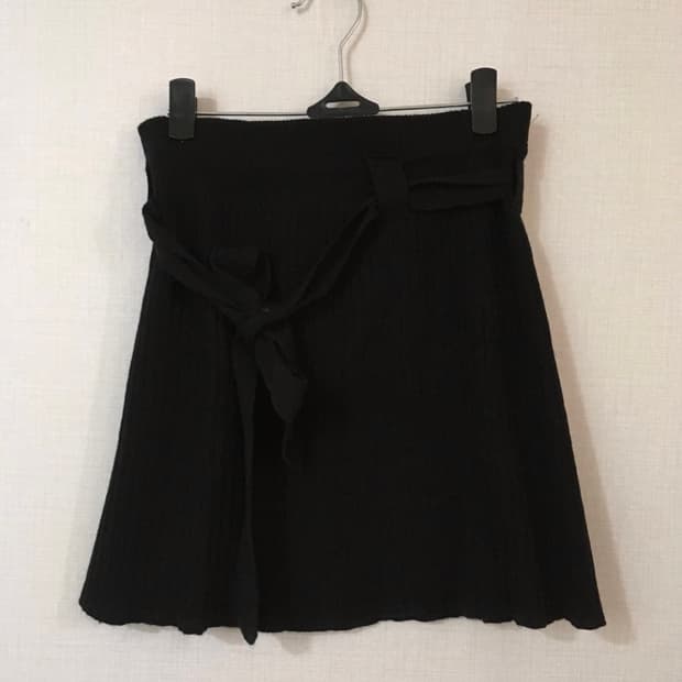 black ribbon knit skirt