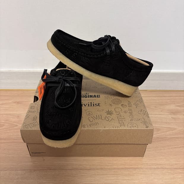 새상품) 230 클락스 왈라비 블랙 스웨이드