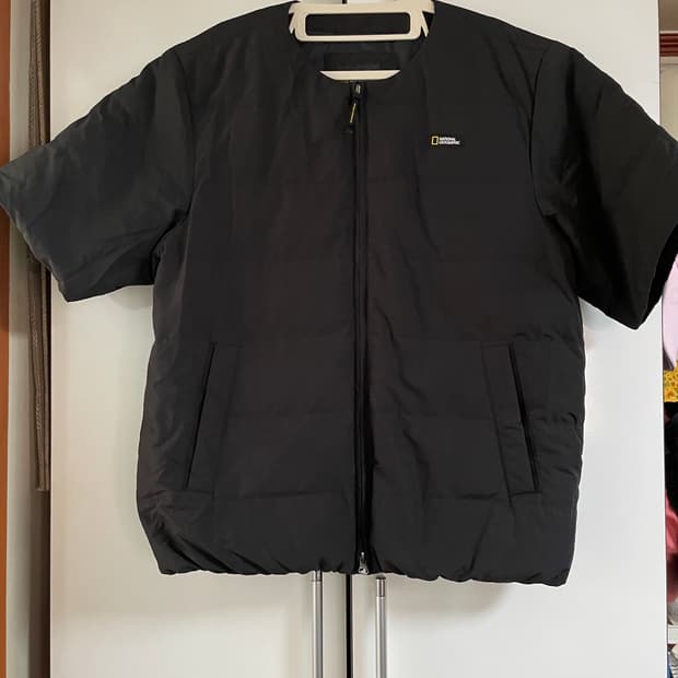 내셔널지오그래픽 U넥 경량 덕다운 반팔 점퍼