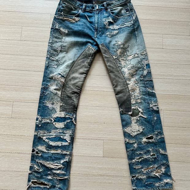 지방시 몰스킨 초판 31