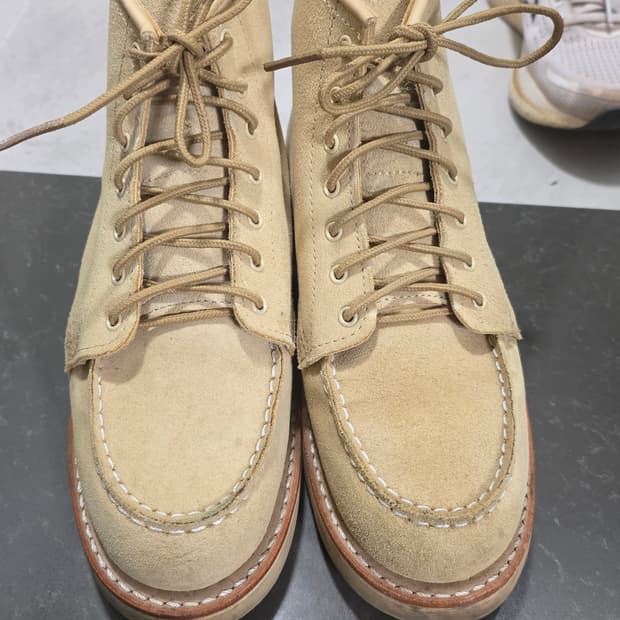 레드윙 여성 3328 7.5b사이즈(245) 판매합니다