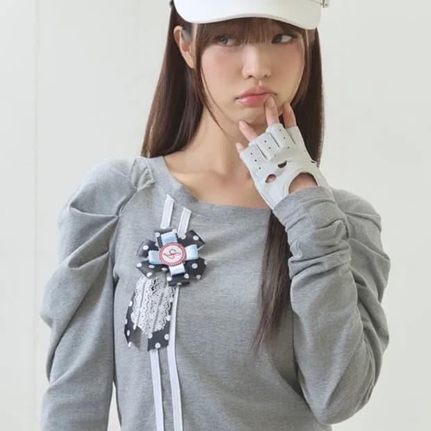 러브이즈트루 로제트 셔링 티 그레이