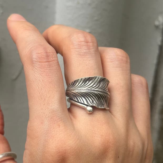 Karen Silver Leaf Textured Adjustable Op