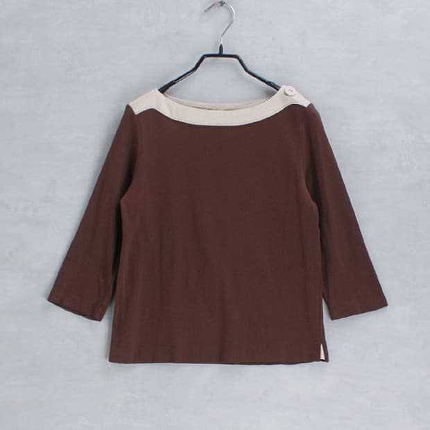 amo-amas-ama _ boat neck cotton top