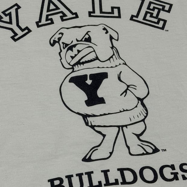 YALE BULLDOG 그래픽 반팔티 105