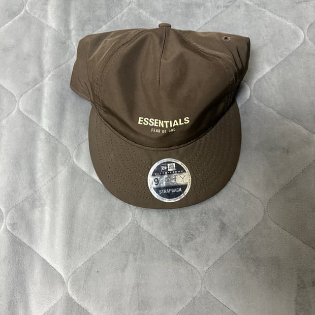 피어오브갓 에센셜 뉴에라 950 브라운