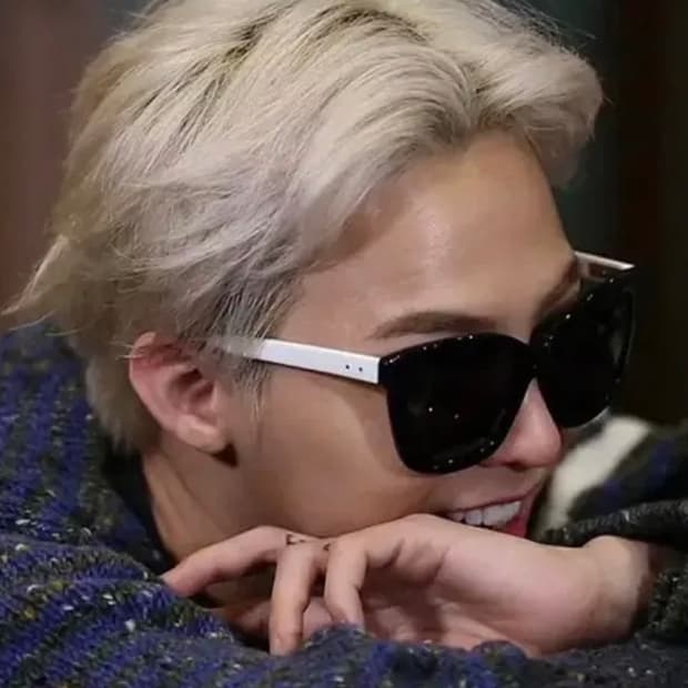 톰브라운 권지연 선글라스