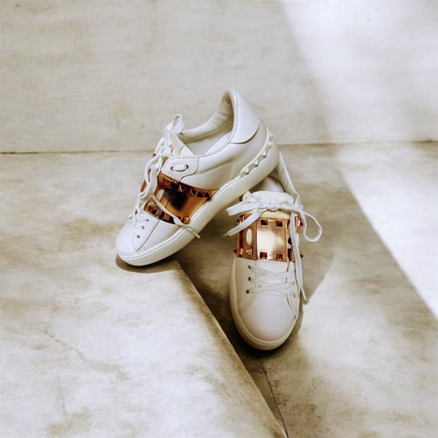 발렌티노 락스터드 화이트 스니커즈