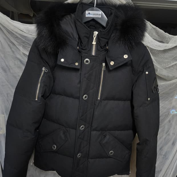 무스너클 쓰리쿼터 블랙퍼 패딩  S/P사이즈