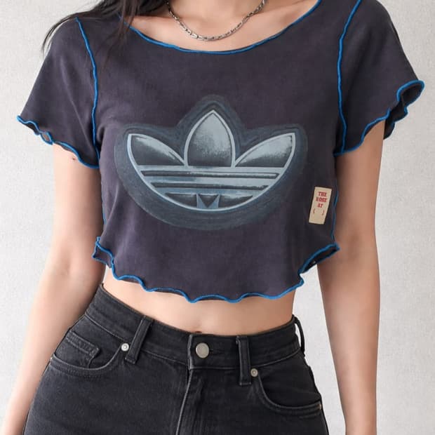 아디다스 커스텀 크롭티