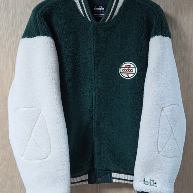 (착샷) 디아도라 아틀레티카 플리스 봄버 자켓 바시티