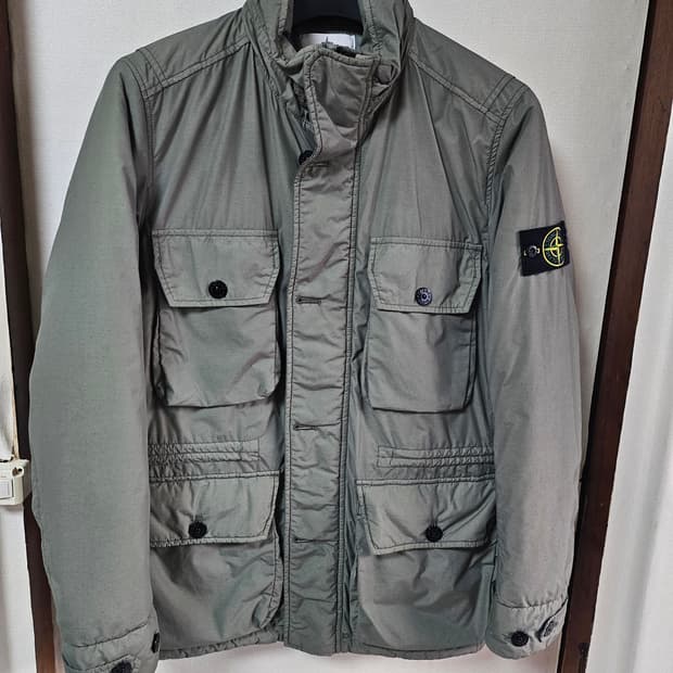 스톤아일랜드 나슬란 패딩 올리브그린 s