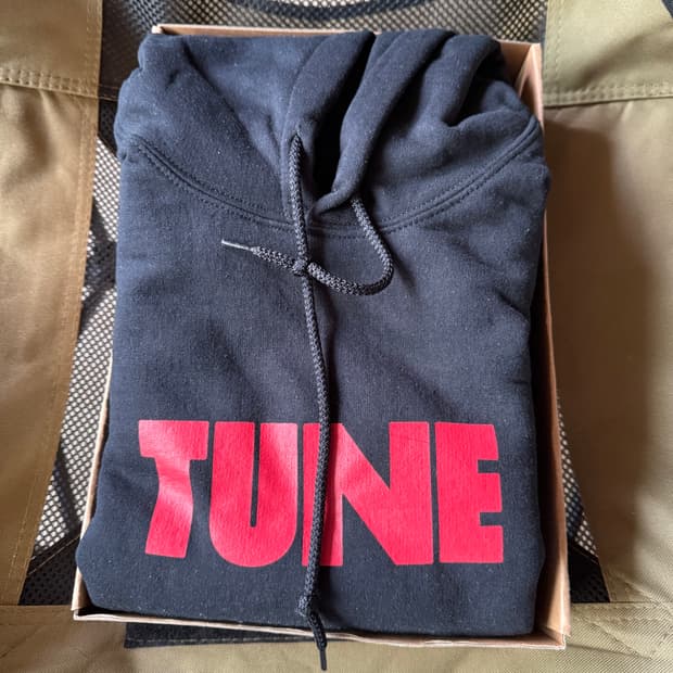 조던 튠 후드 블랙 바시티 레드