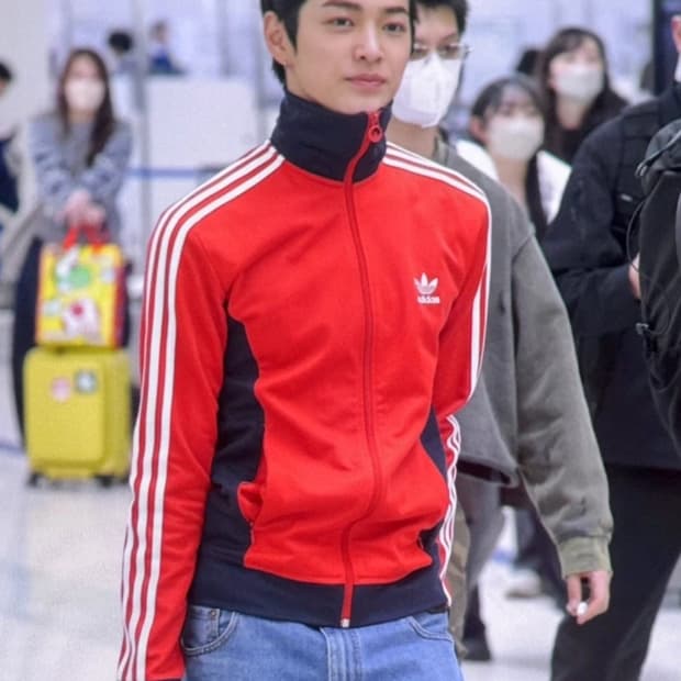 아디다스 유로파 레드 져지