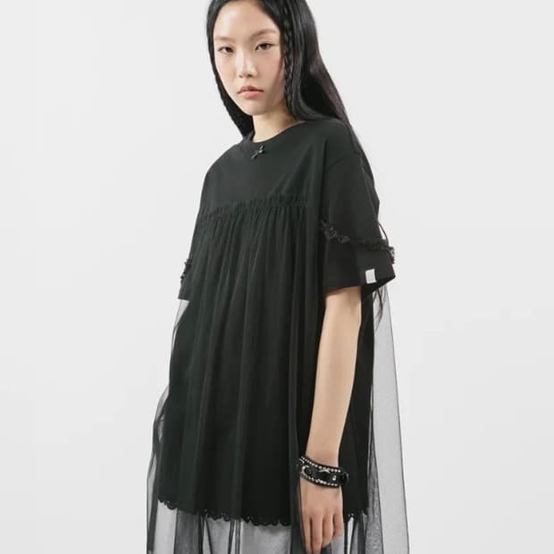 뚜오미오 MESH LAYERED LACE T-SHIRT [BLACK]