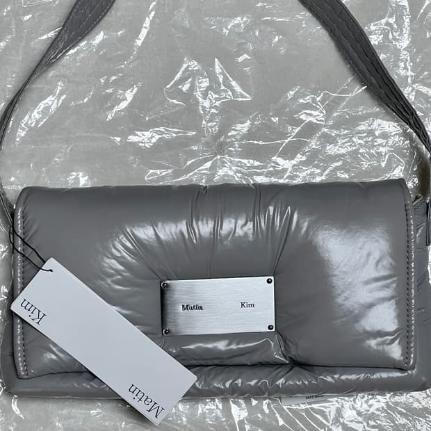 택/비닐 포함 [상태 최상] Matin Kim 마뗑킴 패딩 숄더백 팝니다