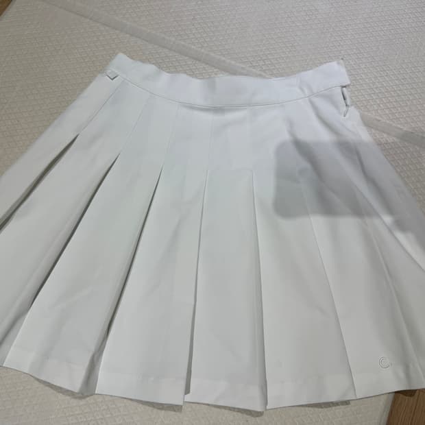 클로브 플리츠 화이트스커트M