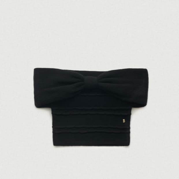 더바넷 블랙 리본 오프숄더 니트 탑