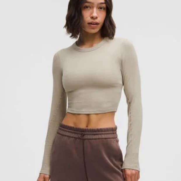 룰루레몬 홀드 타이트 스트레이트 헴 크롭 티셔츠