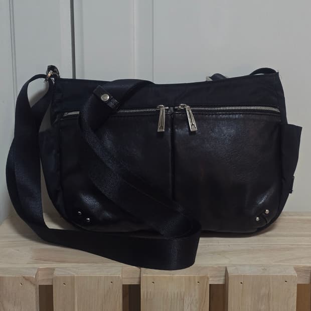 Y'saccs 요지야마모토 나일론 가죽 콤비 크로스백