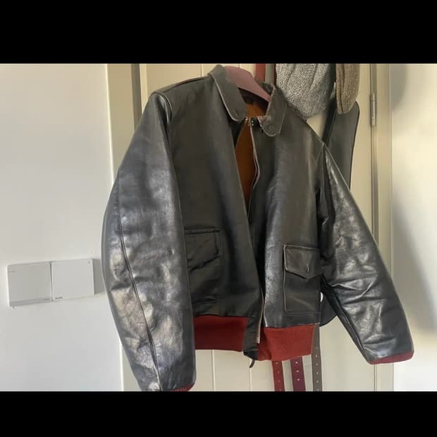 판매/교환 아카펠라클로딩 a2 Lot107 레드립 44 ->42