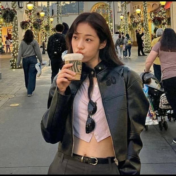 answersisyes 엔써이즈예스 시그널 베지터블 레더 점퍼 블랙 새상