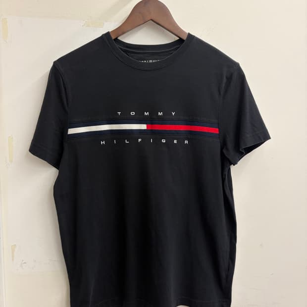 N324. 타미힐피거 반팔