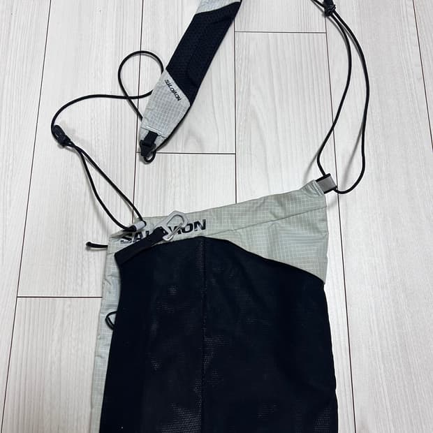 살로몬 크로스백 미니백