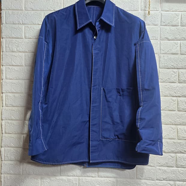 시스템옴므 파리컬렉션 백인버티드 망토셔츠 자켓 100.ss급