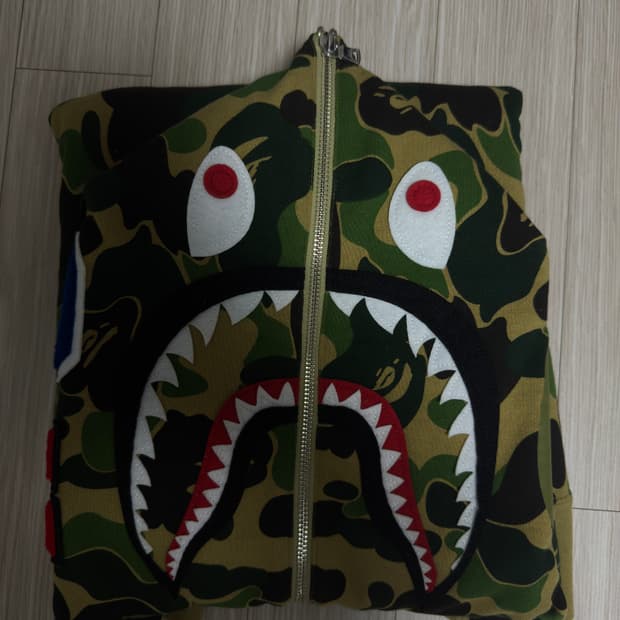 베이프 샤크후드 하프집업