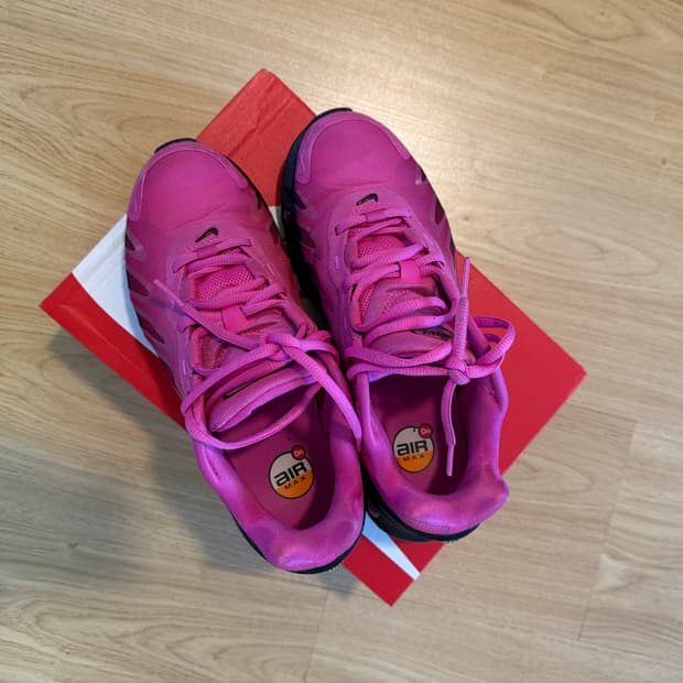 W Nike dn8 하이퍼 핑크 블랙