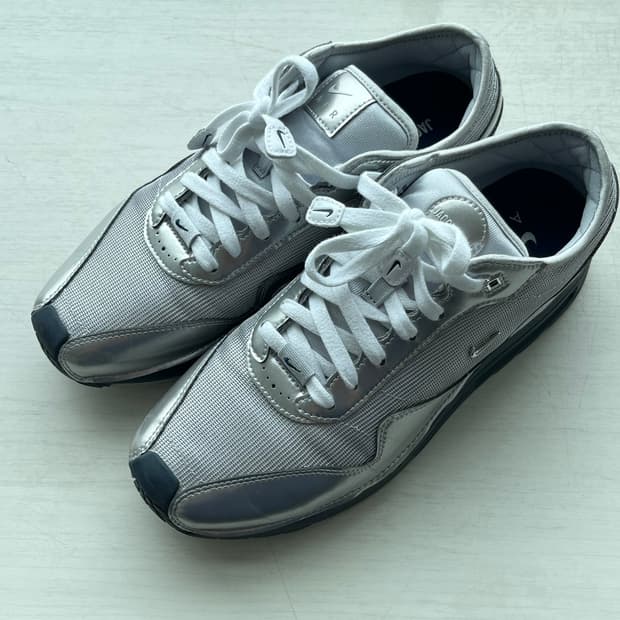 나이키 x 자크뮈스 에어맥스 1 '86 메탈릭 실버 미드나잇 네이비