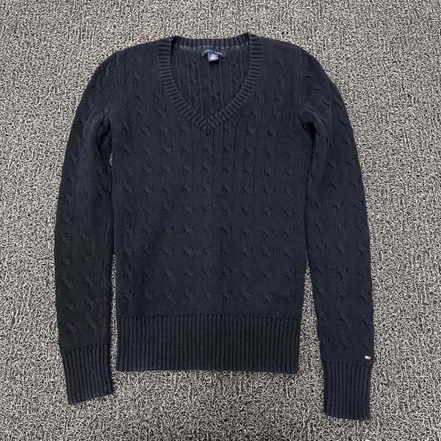 타미힐피거 여성 브이넥 케이블 꽈배기 니트 블랙 XS