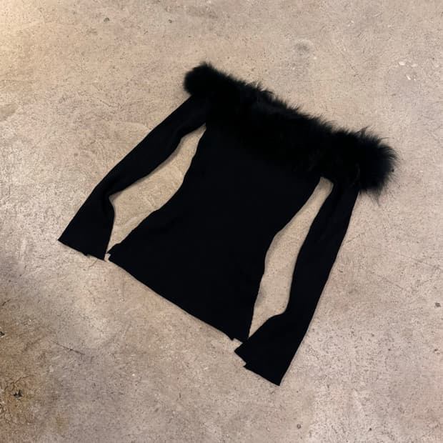 퍼 포인트 오프숄더