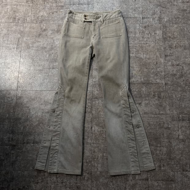 버튼 플레어 부츠 컷 데님 팬츠