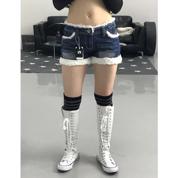 Vintage y2k denim fur shorts