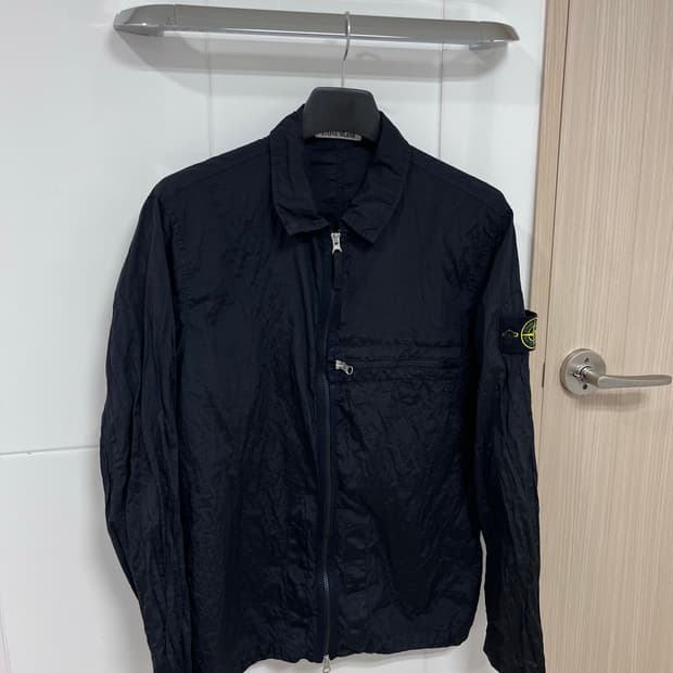 스톤 아일랜드 23ss 나일론 메탈 에코닐 재생 오버셔츠 블랙 