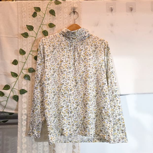 잔꽃 목폴라 슬리브