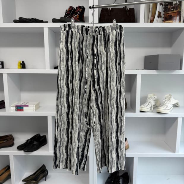 chio clip 플리츠 팬츠