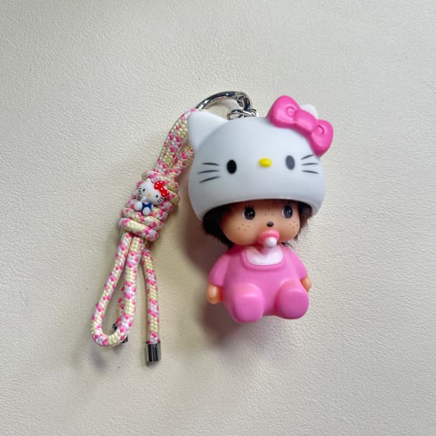 ✨💖헬로키티 헬맷쓴 베베 몬치치 키링(2)