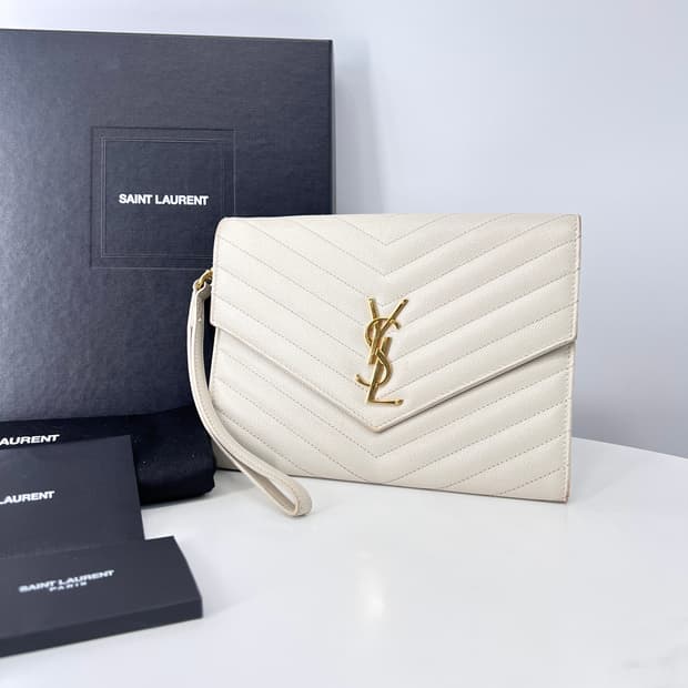 생로랑 모노그램 엔벨로프 클러치백 (617662)