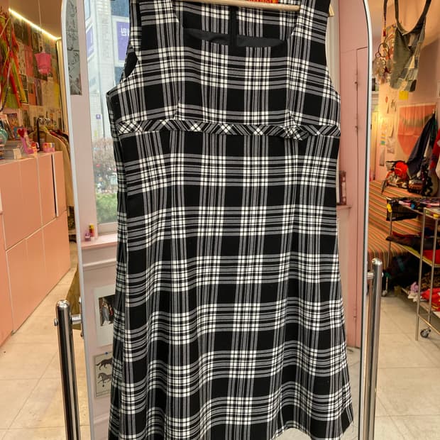 울 100% 체크 슬리브리스 미니 원피스