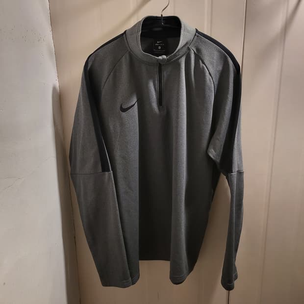 나이키 드라이핏 트레이닝 기모 상의