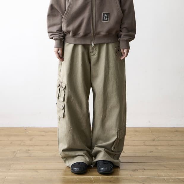 더콜디스트모먼트 TCM multi cargo pants beige