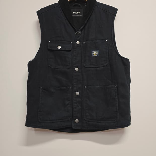 데우스 엑스 마키나 조끼