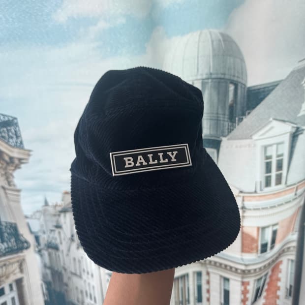 Bally 코듀로이 헌팅캡 